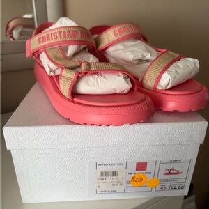 NWT Dior Women’s Pink and Cream Sandals
